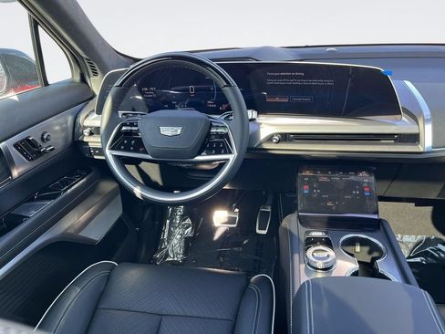 New 2026 Cadillac Vistiq Platinum AWD/4WD image 11