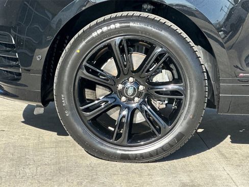 Used 2021 Land Rover Range Rover Velar R-Dynamic S image 33