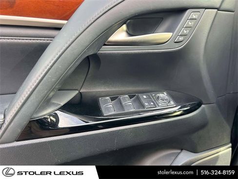 Used 2017 Lexus LX 570 4WD w/ Luxury Package image 22