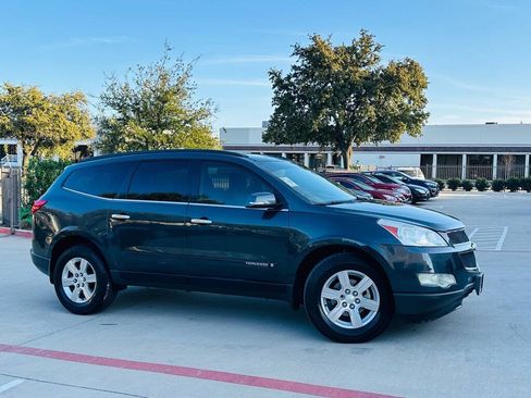 Used 2009 Chevrolet Traverse LT FWD image 10