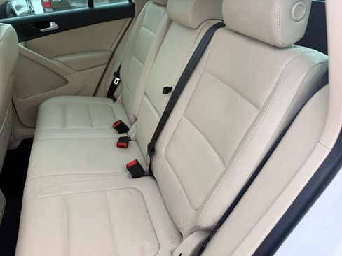 Used 2016 Volkswagen Tiguan SE image 38
