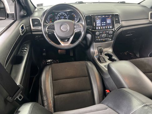 Used 2022 Jeep Grand Cherokee Laredo X image 23