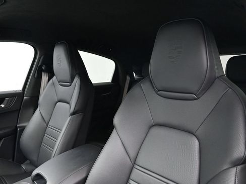 Certified 2025 Porsche Cayenne Turbo GT AWD/4WD image 5