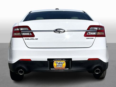 Used 2015 Ford Taurus SE image 4