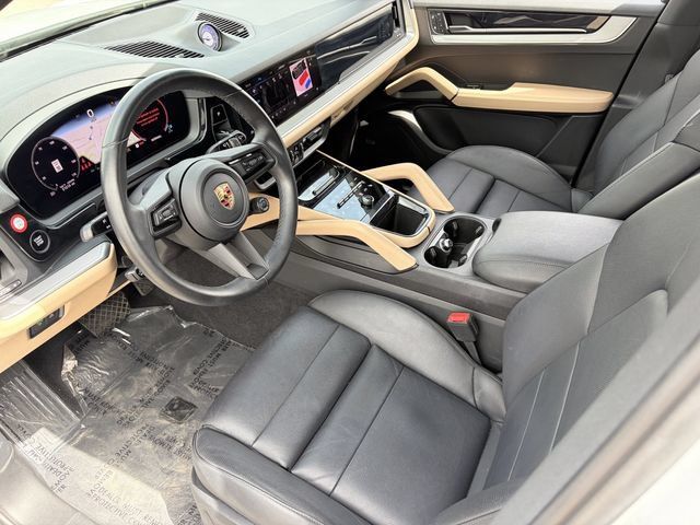Used 2024 Porsche Cayenne AWD/4WD image 8