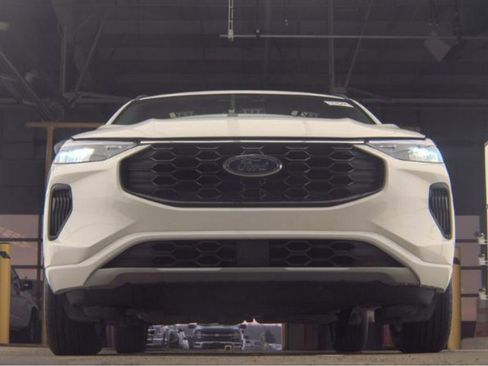 Used 2024 Ford Escape ST-Line w/ Tech Pack #1 image 3