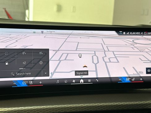 Used 2025 BMW 330i Sedan w/ Premium Package image 22