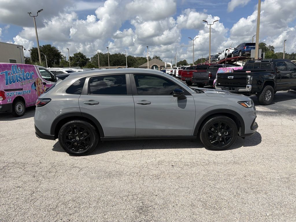 Used 2024 Honda HR-V Sport image 3