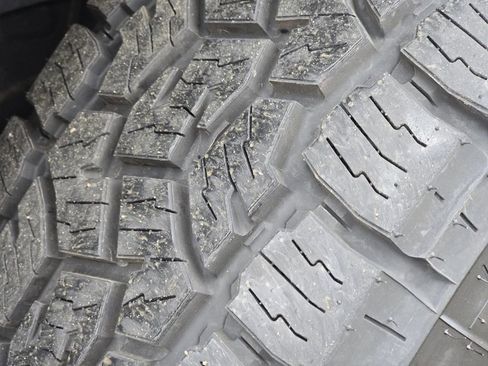 Used 2023 Toyota Tacoma TRD Off-Road image 8