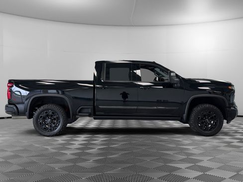 Used 2024 Chevrolet Silverado 2500 High Country w/ High Country Premium Package AWD/4WD image 9