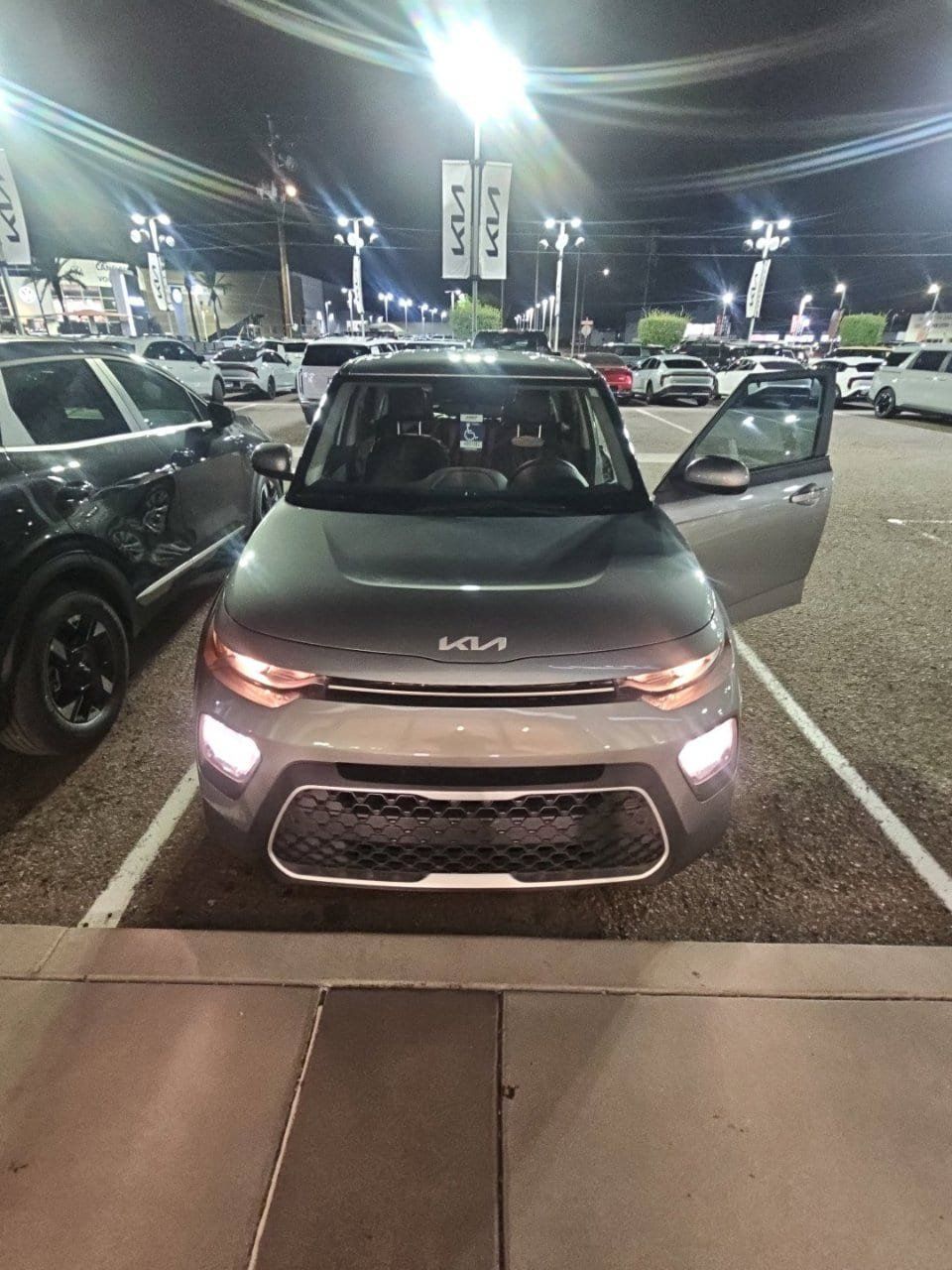 Certified 2022 Kia Soul LX FWD image 3