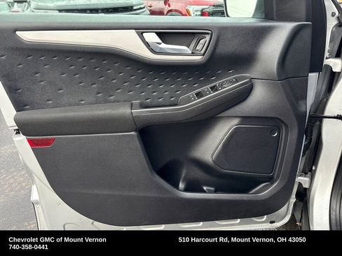 Used 2020 Ford Escape SE image 13