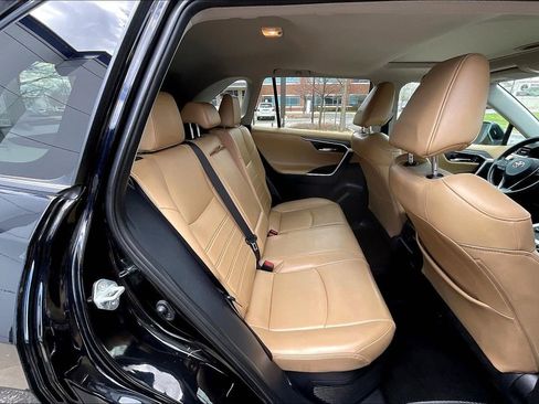 Used 2019 Toyota RAV4 Limited AWD/4WD image 30
