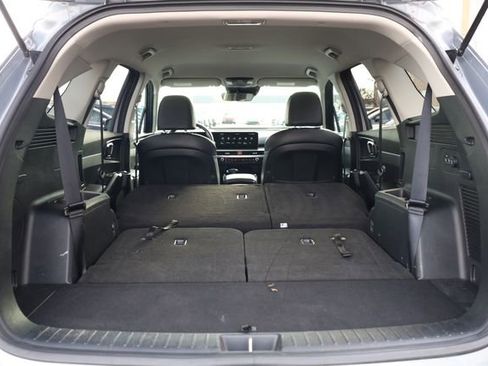 Used 2024 Kia Sorento S image 31