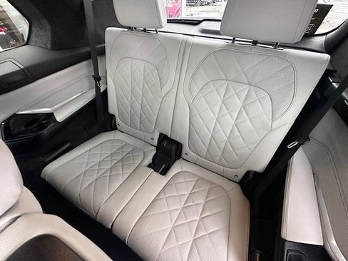 Certified 2024 BMW X7 xDrive40i w/ M Sport Package image 21