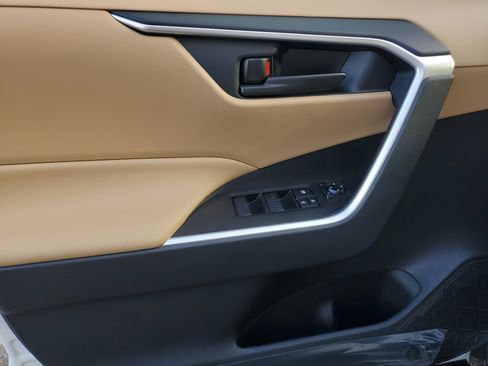 New 2025 Toyota RAV4 LE image 18