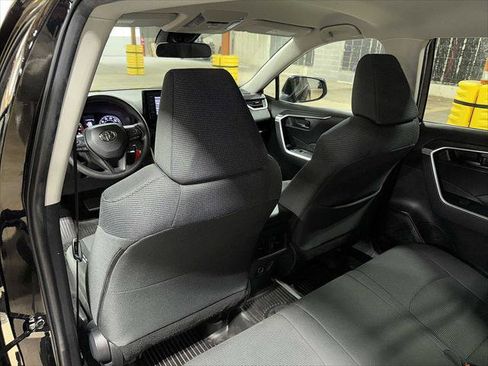 Certified 2022 Toyota RAV4 LE image 26