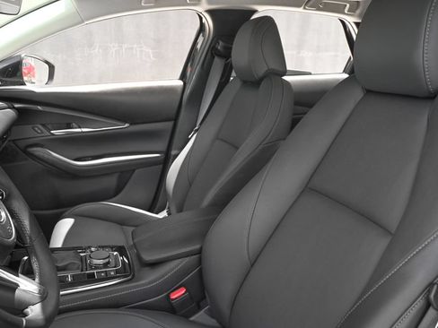 Certified 2025 MAZDA CX-30 AWD 2.5 S w/ Preferred Package image 13
