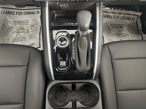 New 2025 Chevrolet Colorado LT w/ LT Convenience Package image 15