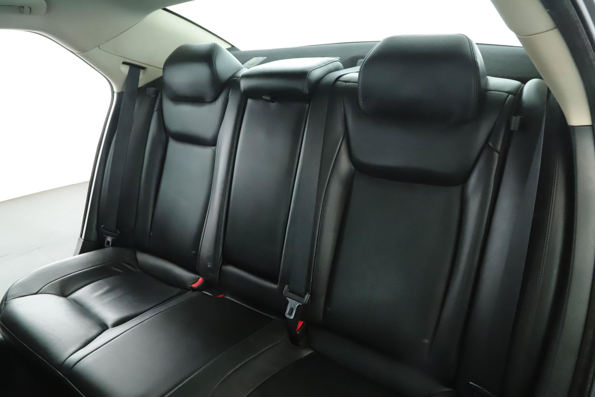 Used 2015 Chrysler 300 Limited w/ 300 Premium Group AWD/4WD image 5