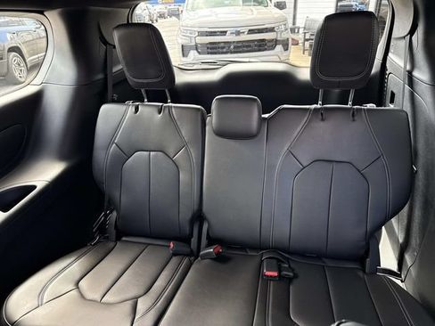 New 2026 Chrysler Pacifica Select FWD image 23