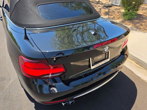 Used 2020 BMW 230i Convertible w/ Premium Package RWD image 23
