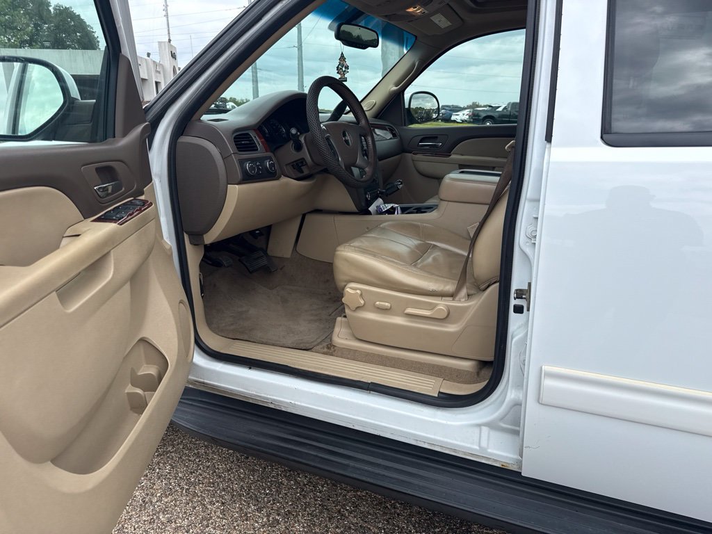 Used 2011 GMC Yukon SLT AWD/4WD image 7