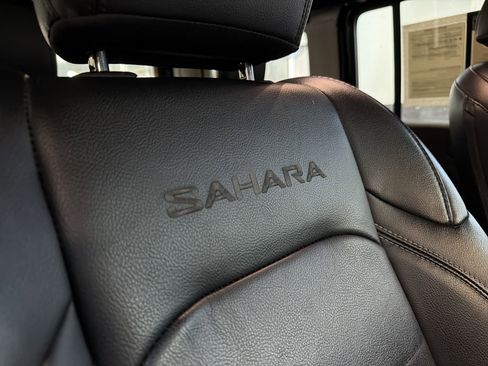 Used 2023 Jeep Wrangler Sahara image 37