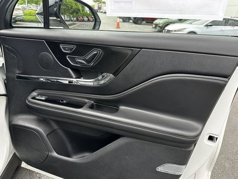 Certified 2024 Lincoln Corsair AWD image 36