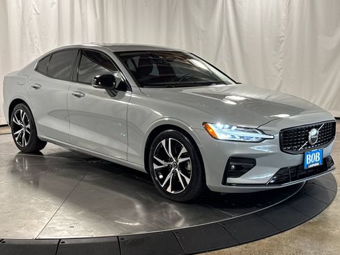Used 2024 Volvo S60 B5 Core FWD image 10