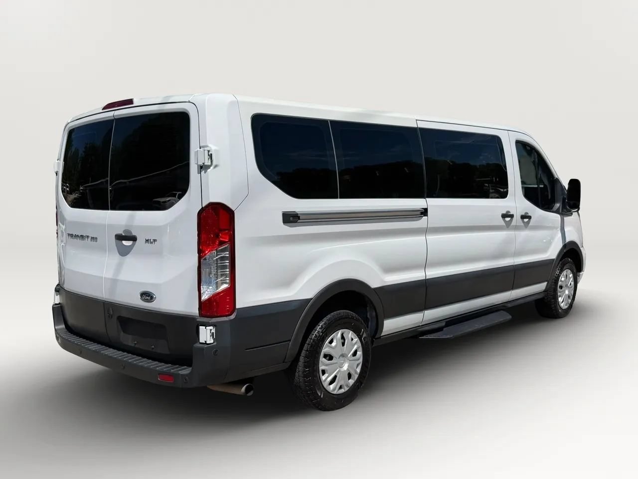 Used 2021 Ford Transit 350 XLT RWD image 3