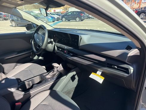 New 2025 Kia K4 LXS image 14
