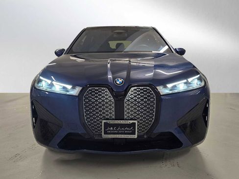 Used 2025 BMW iX xDrive50 w/ Premium Package image 8