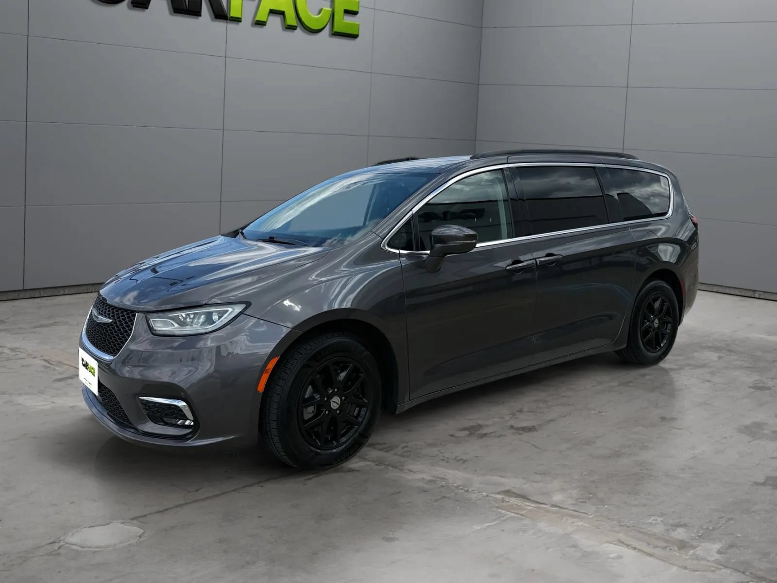 Used 2022 Chrysler Pacifica Touring-L FWD image 6