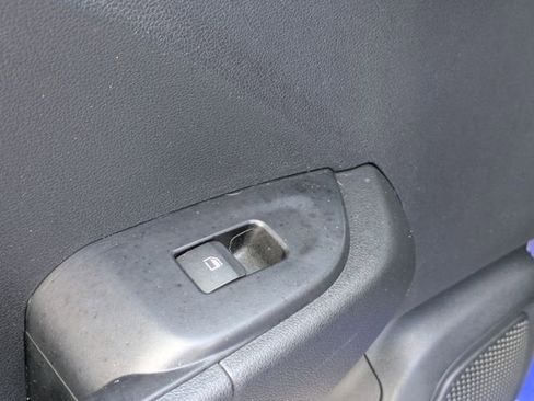 Used 2021 Hyundai Venue SE FWD image 26
