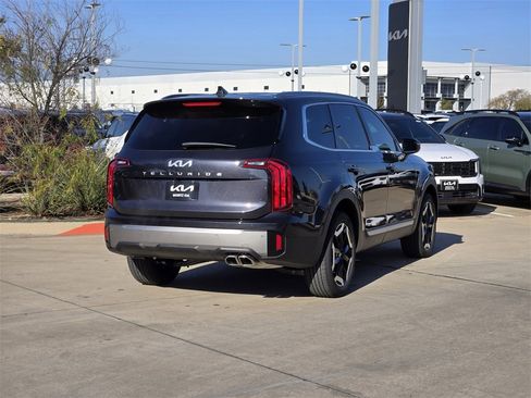 New 2025 Kia Telluride S image 4