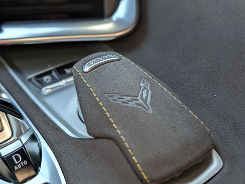 Used 2021 Chevrolet Corvette Stingray w/ Z51 Performance Package image 34