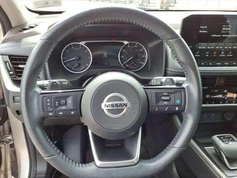 Used 2021 Nissan Rogue SL w/ Premium Package AWD/4WD image 16