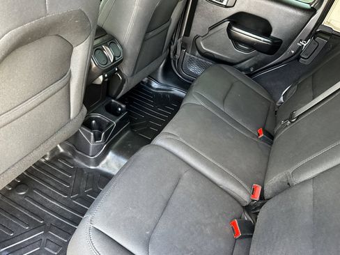 Used 2019 Jeep Wrangler Unlimited Sport S AWD/4WD image 12