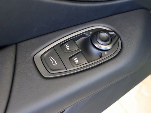 Used 2025 Aston Martin V8 Vantage Coupe image 10