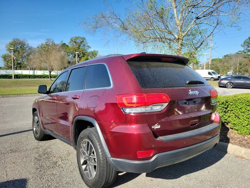 Used 2019 Jeep Grand Cherokee Laredo w/ Laredo X Package image 19