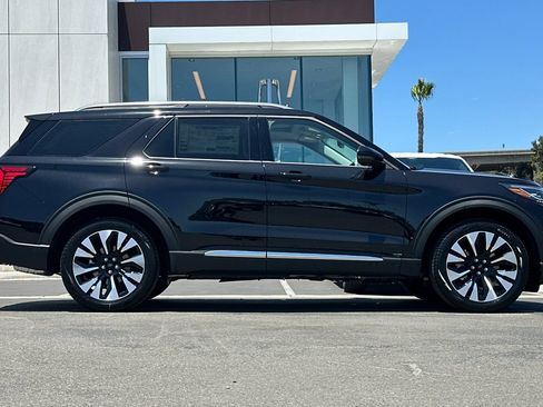 New 2026 Ford Explorer Platinum w/ LUX Leather Package AWD/4WD image 2