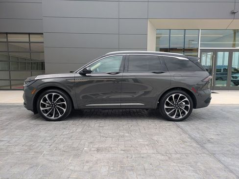 Certified 2024 Lincoln Nautilus Black Label AWD/4WD image 8