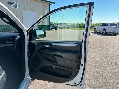 Used 2019 Dodge Grand Caravan GT FWD image 30