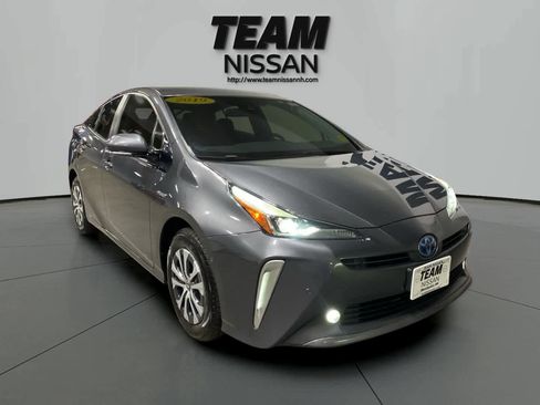 Used 2019 Toyota Prius LE image 1
