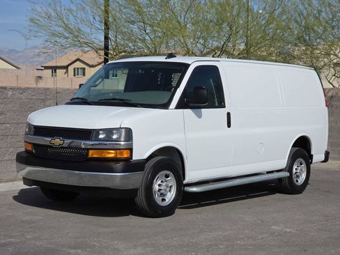 Used 2024 Chevrolet Express 2500 w/ Driver Convenience Package image 5