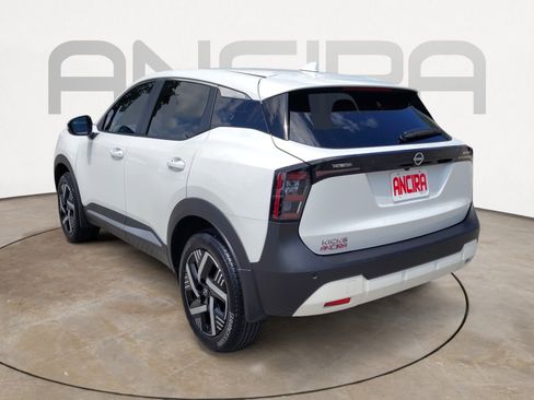 Used 2025 Nissan Kicks SV FWD image 8