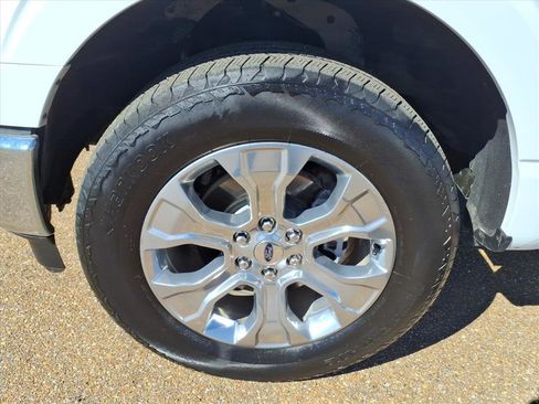 Used 2023 Ford F150 XLT w/ Trailer Tow Package image 9