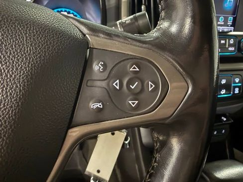 Used 2017 Chevrolet Colorado Z71 image 12
