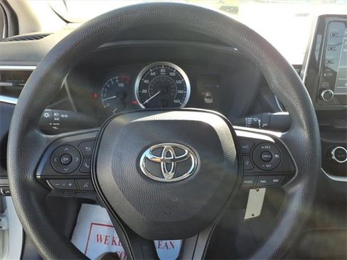 Used 2020 Toyota Corolla LE image 24